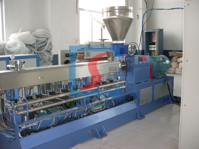 Comparison Between Parallel Twin Screw Extruder And Conical Twin Screw Extruder